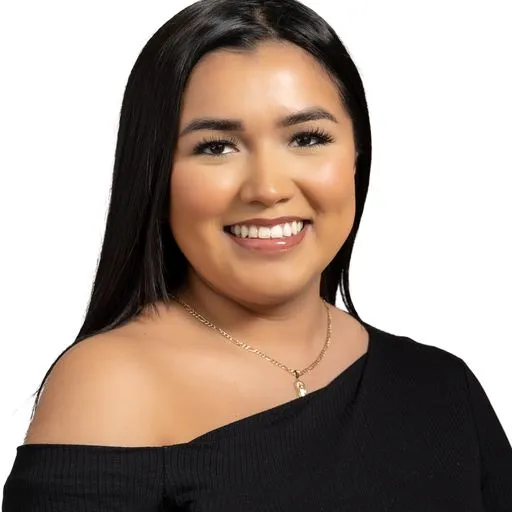 STEPHANIE~ ORAL SURGERY ASSISTANT - El segundo Team
